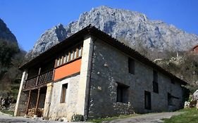 Hotel Rural Llerau